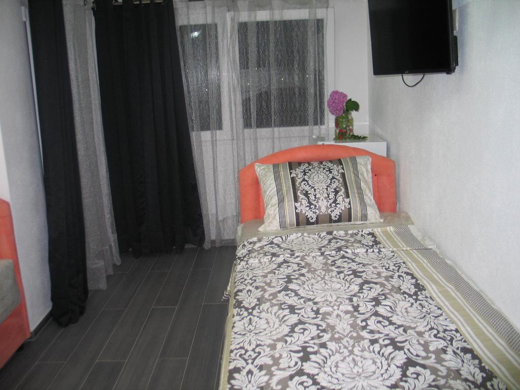 Guest House Dena Dobra Voda Room photo