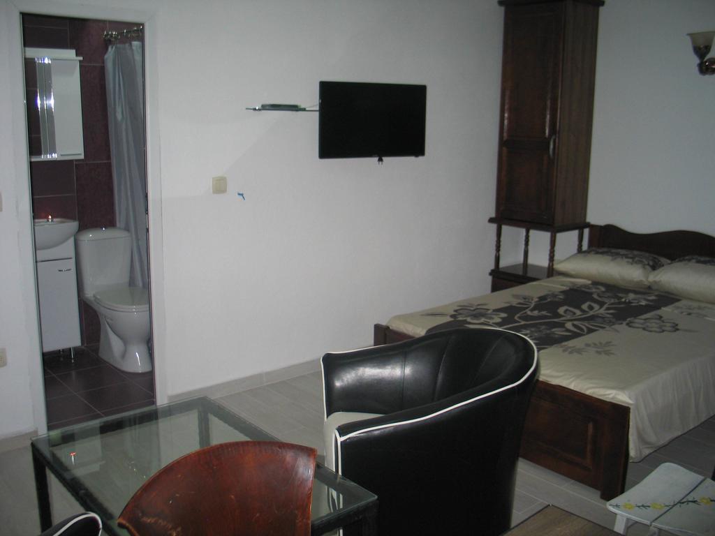 Guest House Dena Dobra Voda Room photo