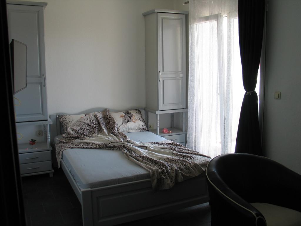 Guest House Dena Dobra Voda Room photo