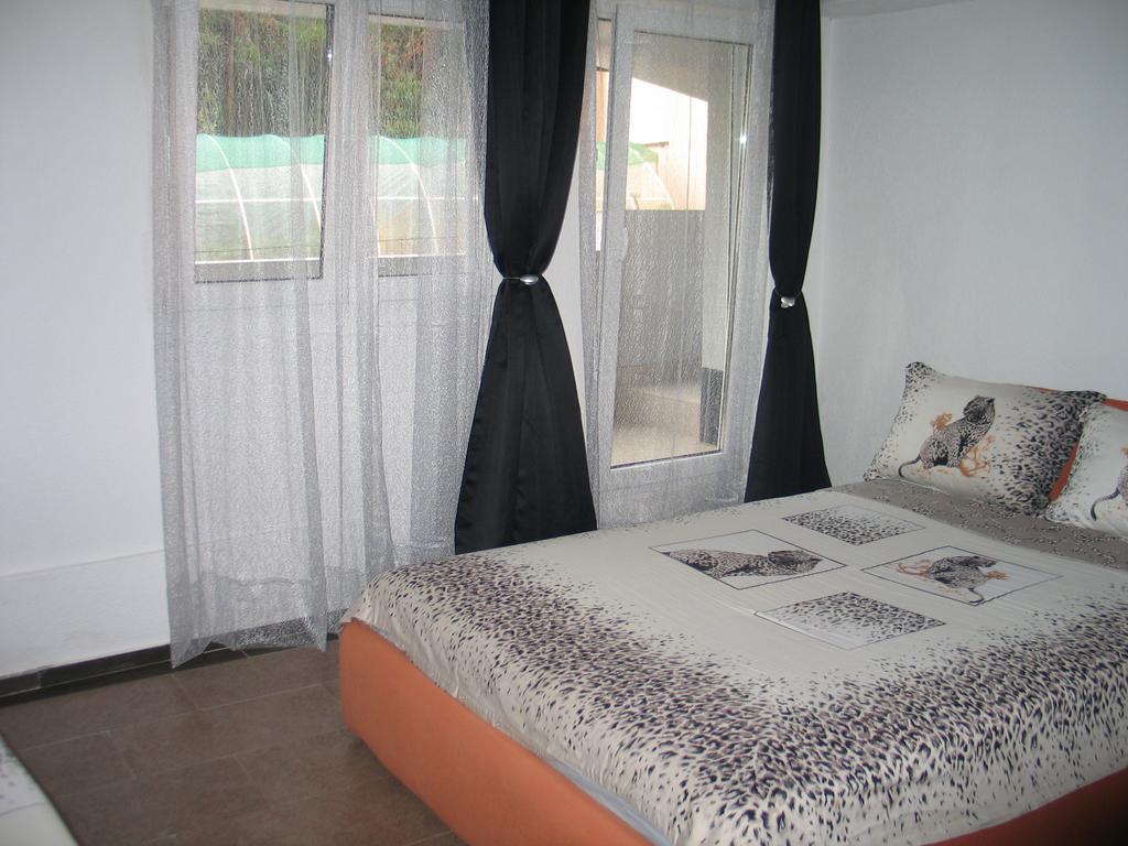 Guest House Dena Dobra Voda Exterior photo