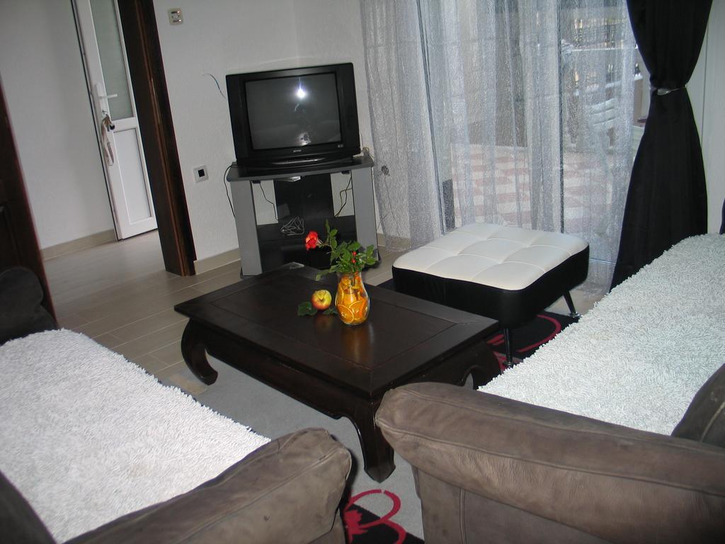 Guest House Dena Dobra Voda Exterior photo
