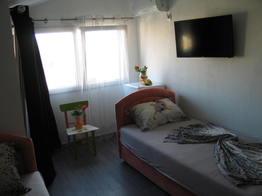 Guest House Dena Dobra Voda Room photo