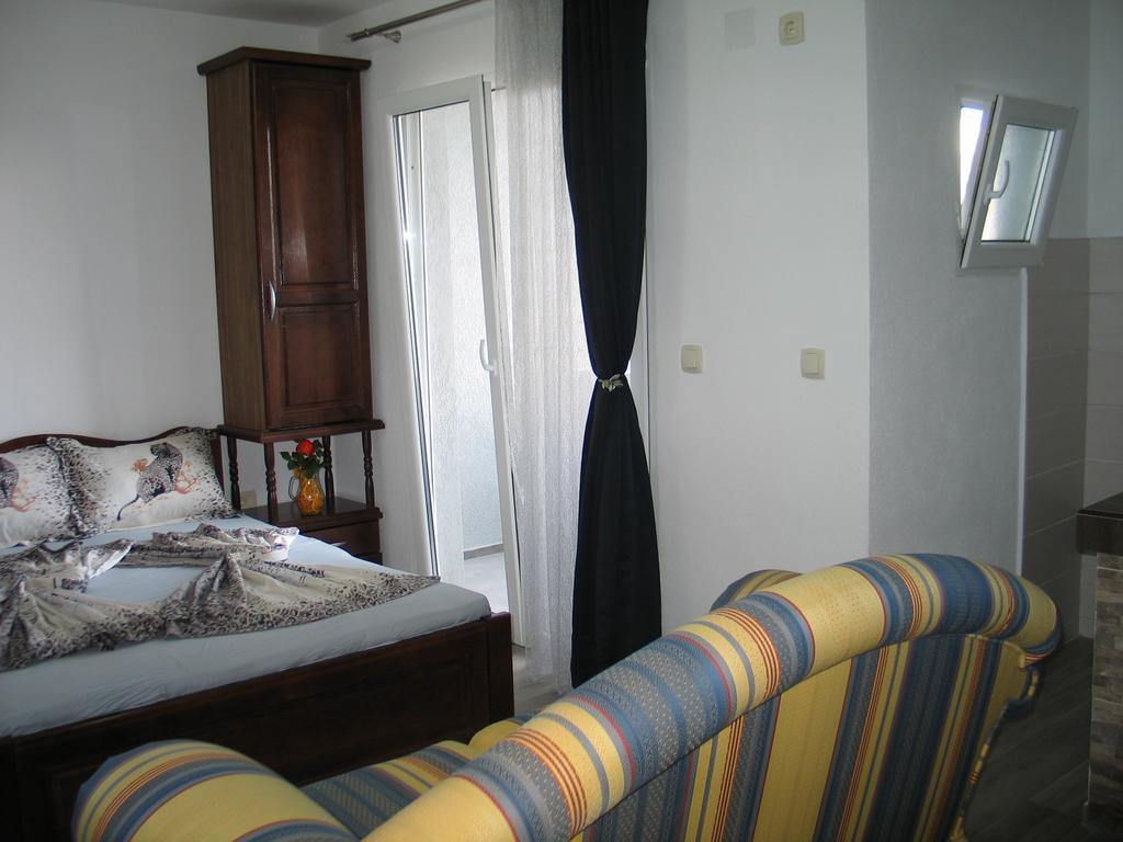 Guest House Dena Dobra Voda Room photo