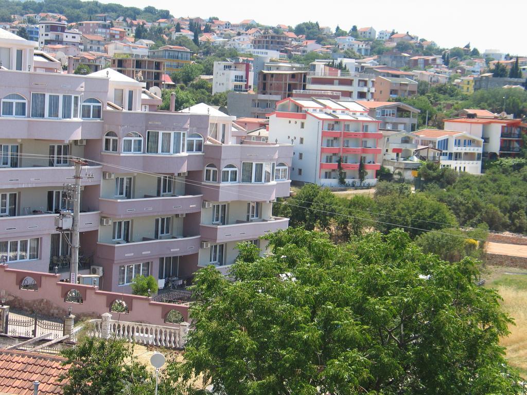 Guest House Dena Dobra Voda Exterior photo